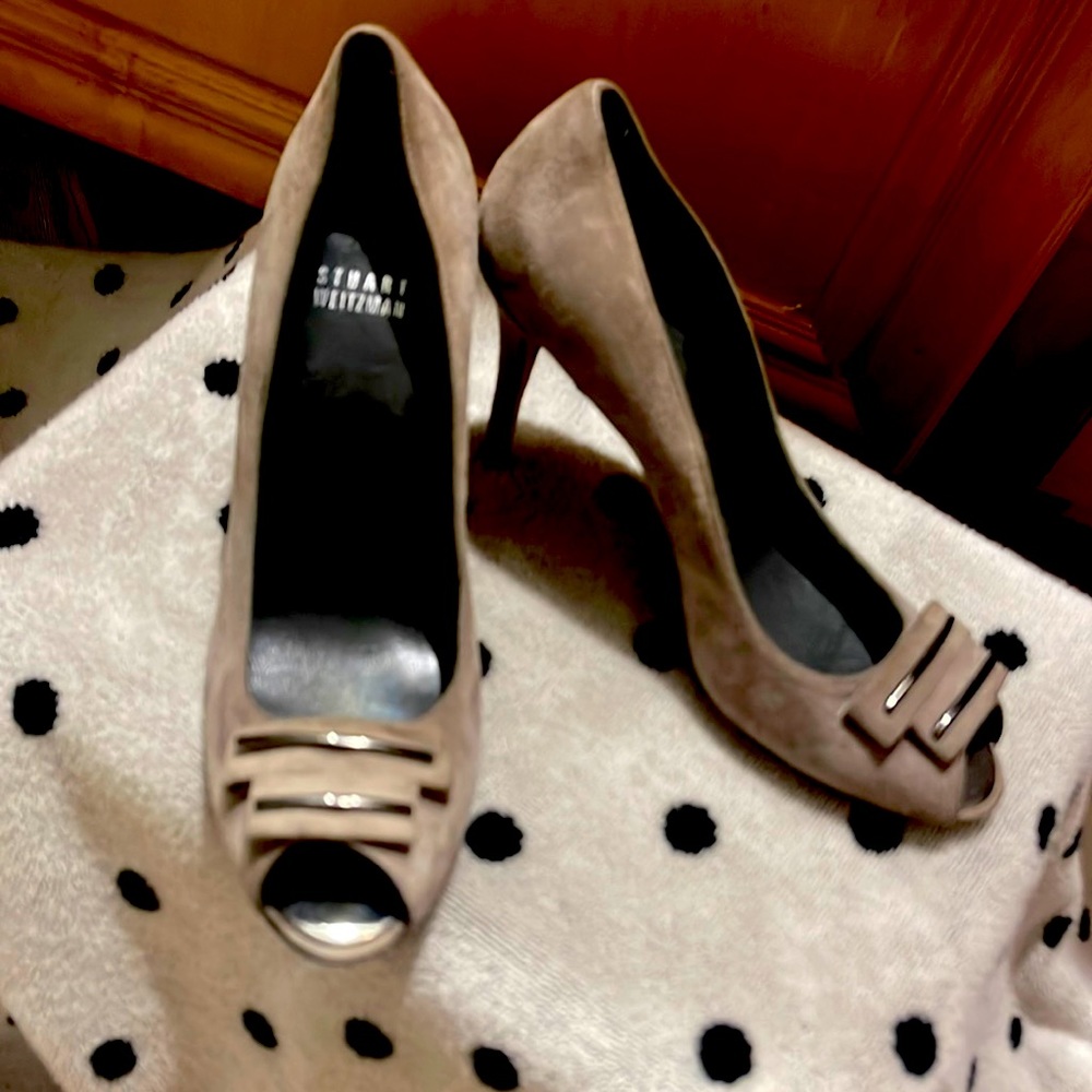 STUART WEITZMAN sz 8 narrow heels, $228